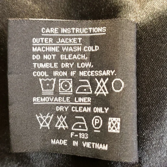 16P Fleet street black trench coat.  D34 - Picture 10 of 15